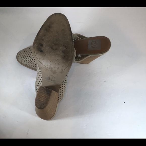 DOLCE VITA NUDE SLIP ON MULES WOODEN HEEL SZ 7 - Picture 7 of 7